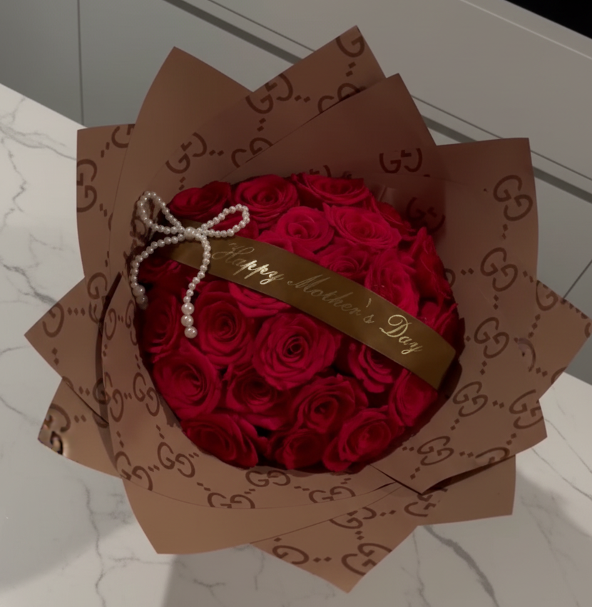 25 Natural roses Gucci